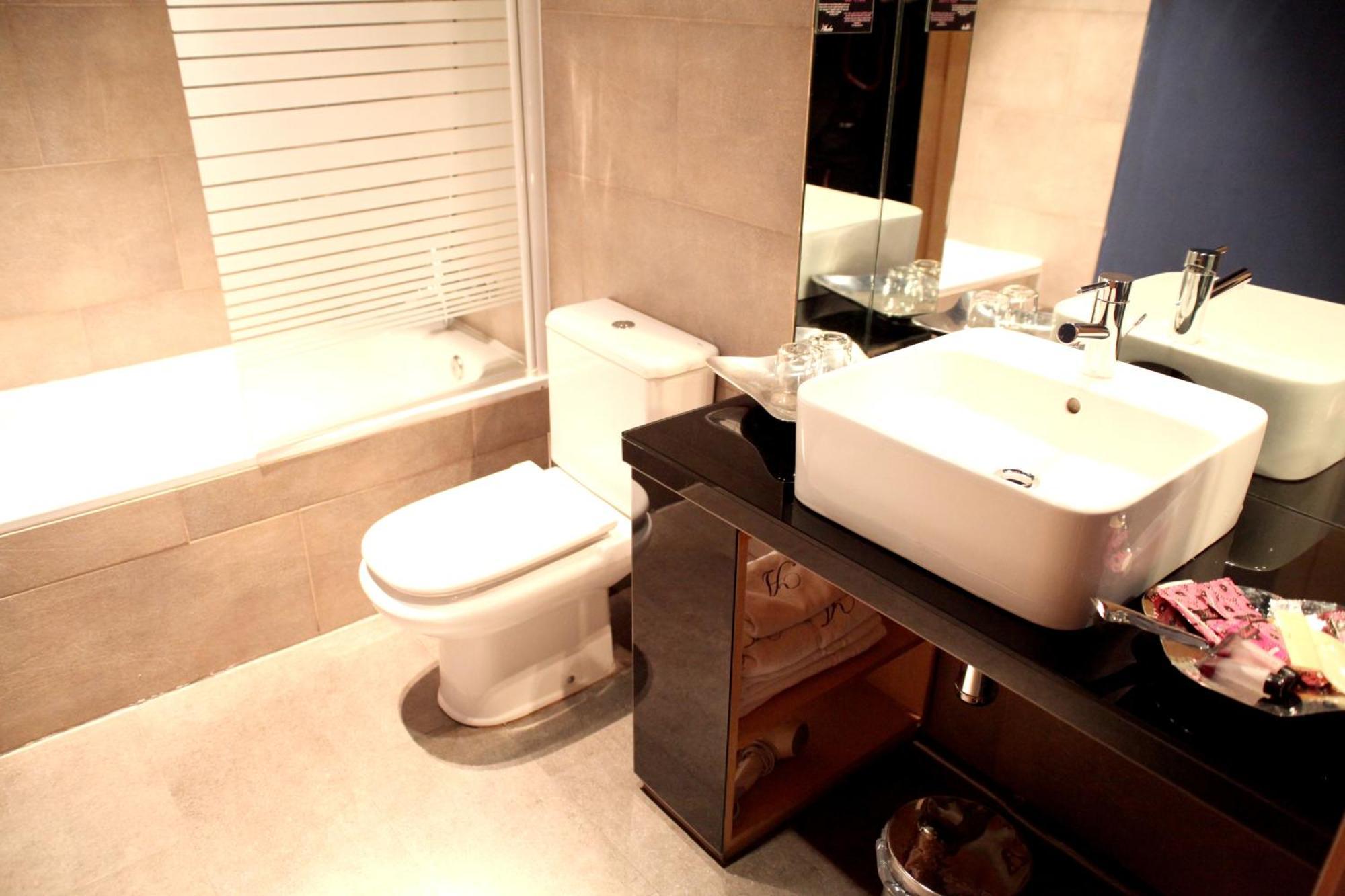 Madrid Central Gran Via Suites ห้อง รูปภาพ